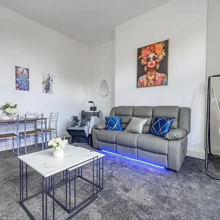 12gh - For Your Relaxed & Cosy * Leeds (West Yorkshire)